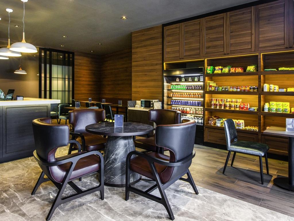 Metropolis Suites Bangkok, Tapestry Collection By Hilton Banguecoque Exterior foto