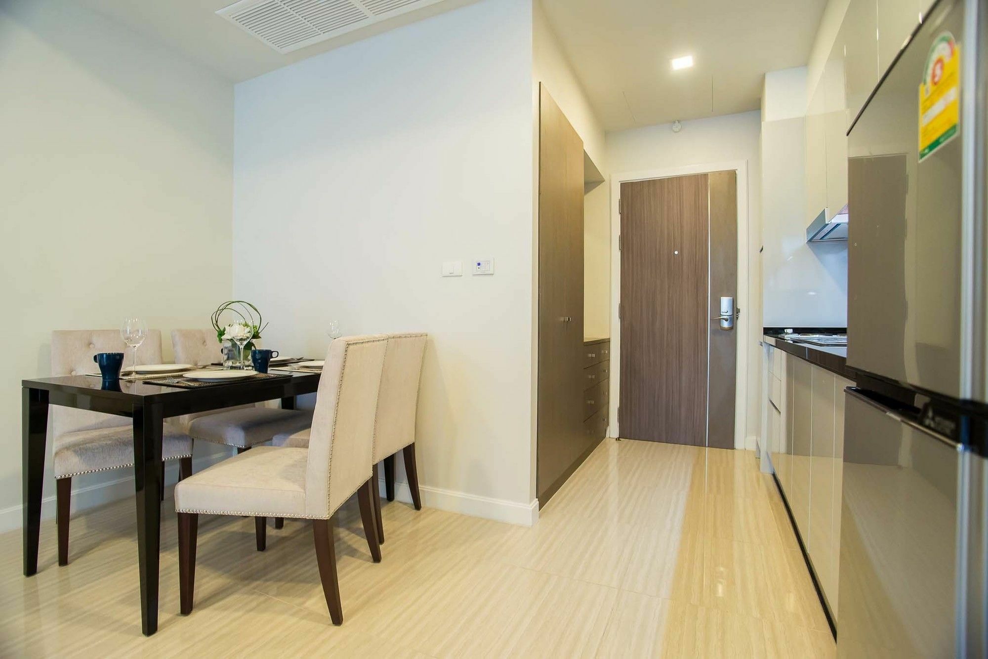 Metropolis Suites Bangkok, Tapestry Collection By Hilton Banguecoque Exterior foto