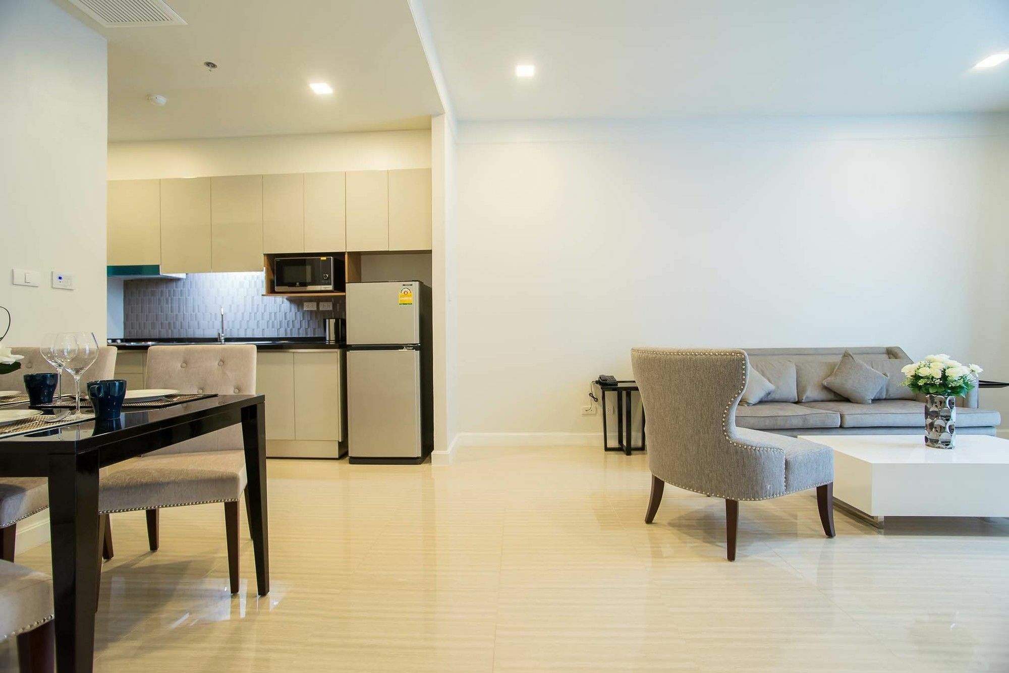 Metropolis Suites Bangkok, Tapestry Collection By Hilton Banguecoque Exterior foto